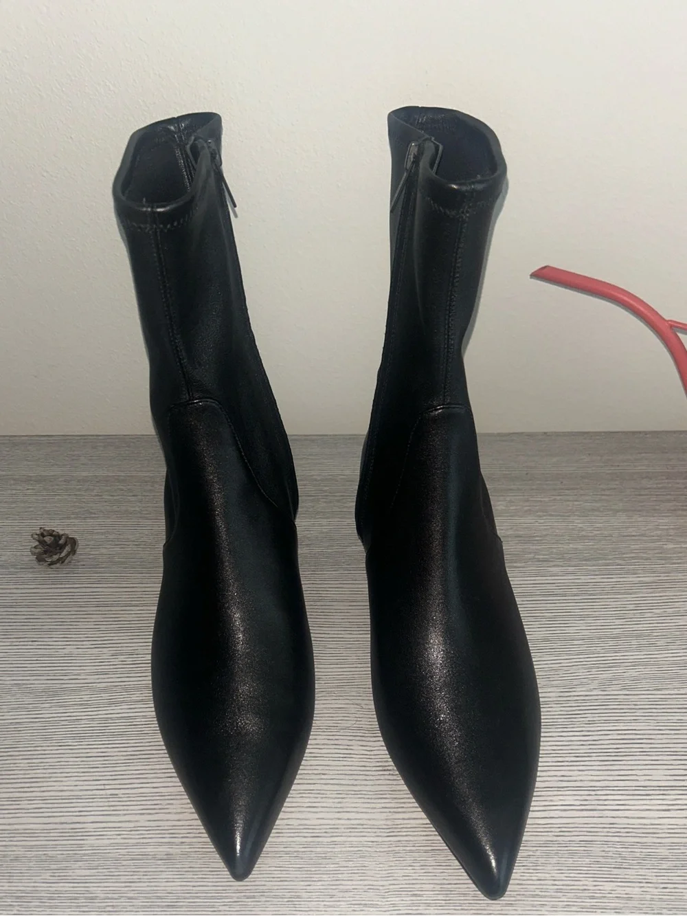 Veronica Beard Lisa Black Stretch Leather Short Boot, 45mm Kitten Heel EUC